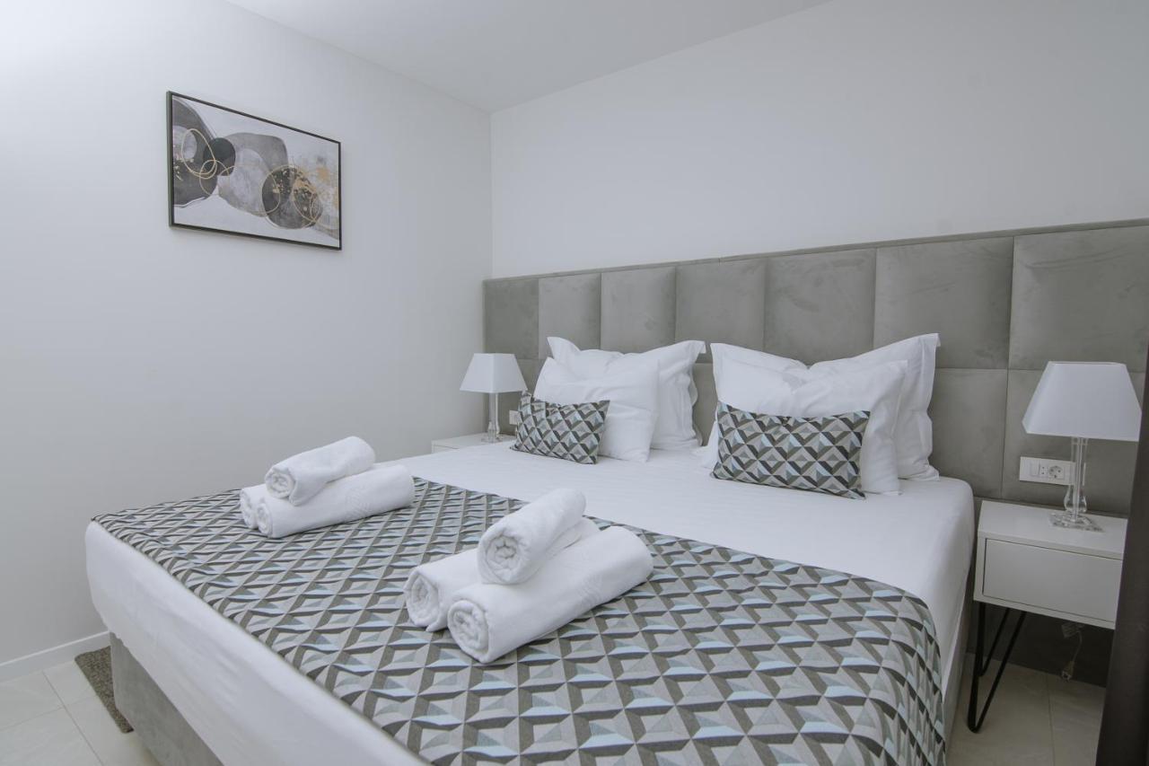 Apartments Adriatic Pearl トロギール エクステリア 写真